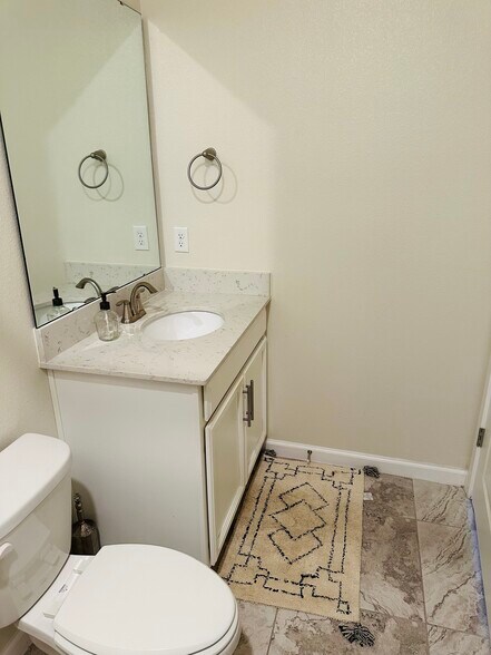 Building Photo - 1818 Black Maple Pl