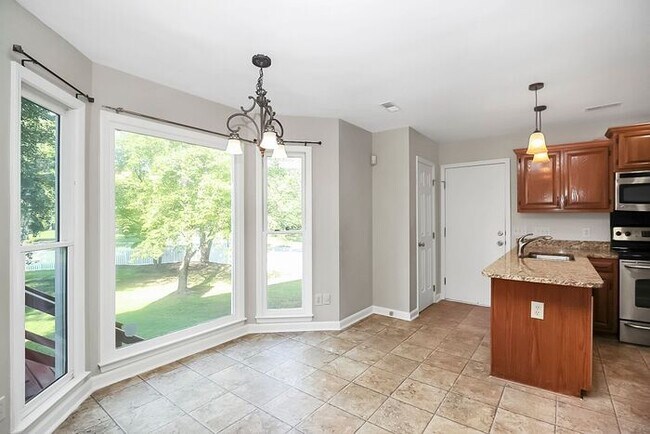 Building Photo - Well Maintained 4BD/2.5BA Home in the Cheshunt Community!