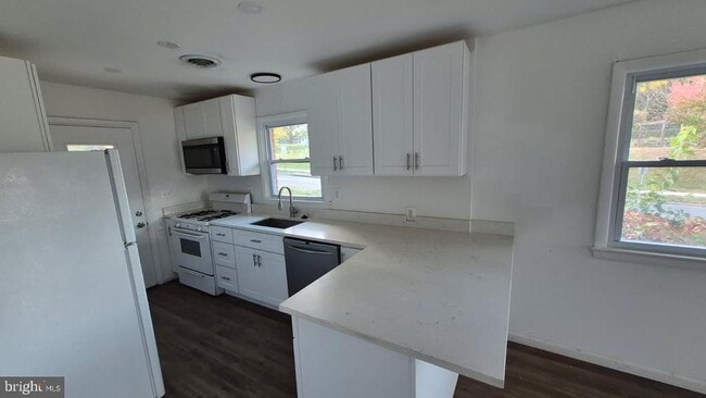 Building Photo - 6419 62nd Pl