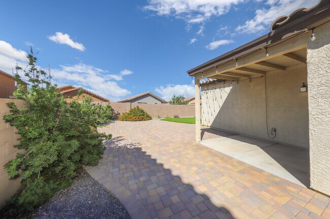 Building Photo - 4466 S Sunrise Bluff Way