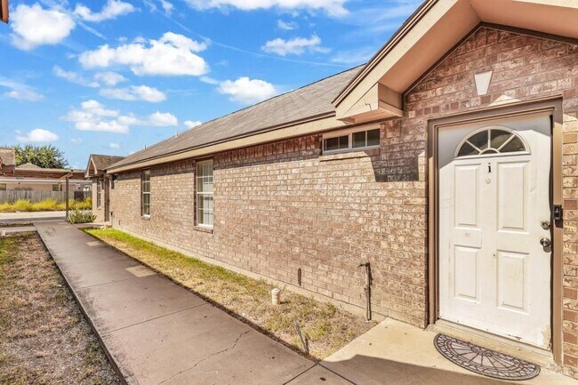 Building Photo - 13 Agua Fina Ave