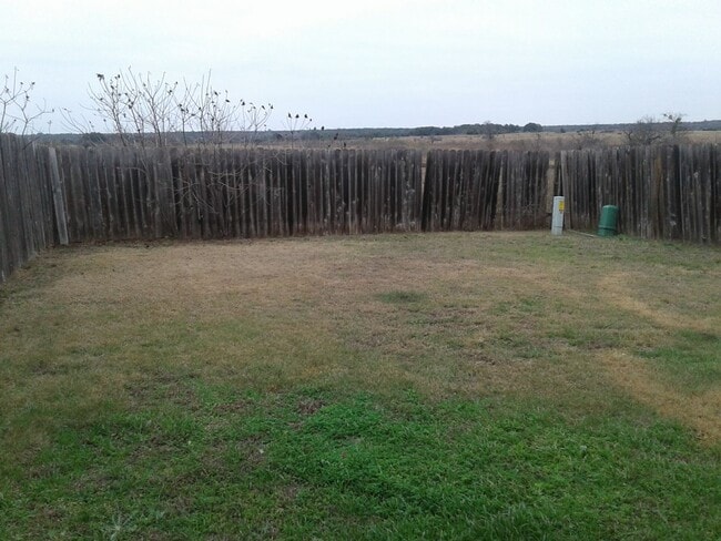 Building Photo - AVAILABLE SOON!