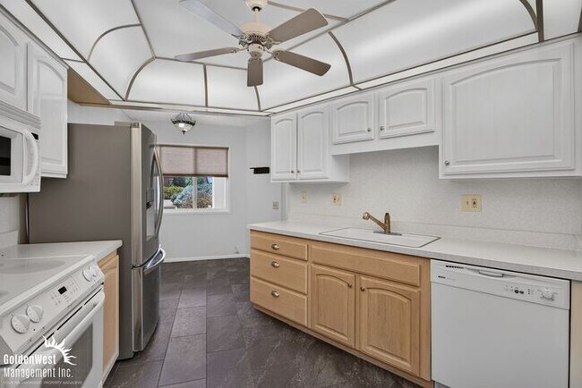 Building Photo - Spacious 2Bdm 2Ba Sun City Home with Vaulted Ceilings, Private Covered Patio & Garage! 55+ Community