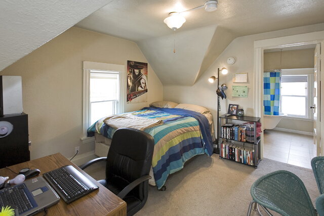 Building Photo - Charming 4-Bedroom Minneapolis Home with Finished Basement & Hardwood Floors