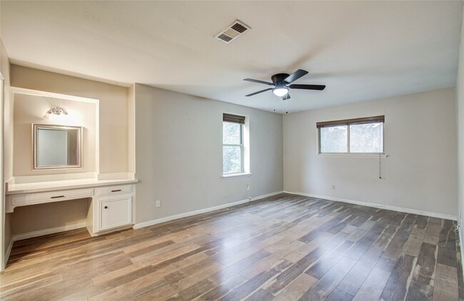 Building Photo - 540 Fort Sumter St