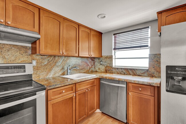 Building Photo - 1345 West Ave