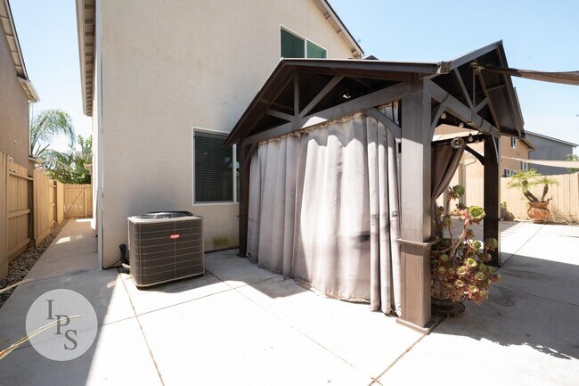 Building Photo - Fresno Westside Home, 5BR/3BA, Built 2018 – Great for Families