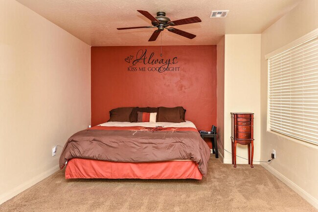 Building Photo - 3 Bedroom Townhome!! Casitas at Hidden Valley.