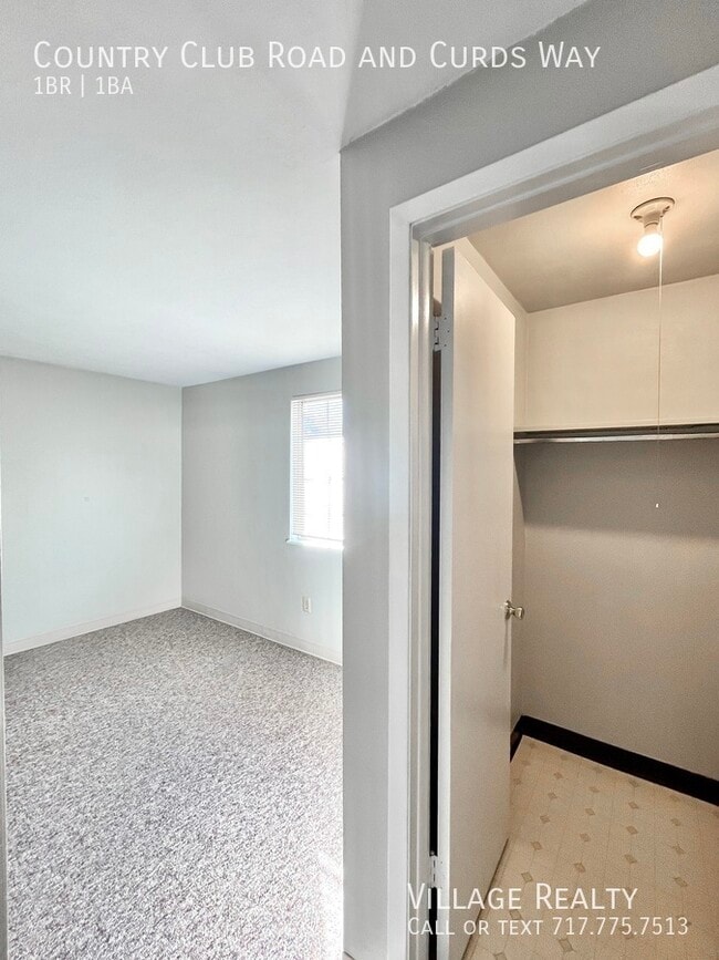 Building Photo - 671 Country Club Rd