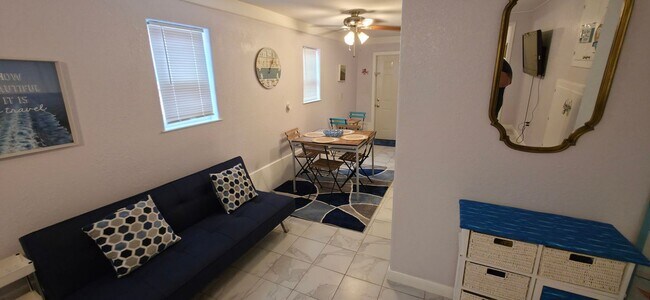 Building Photo - 1915 Avenue O 1/2