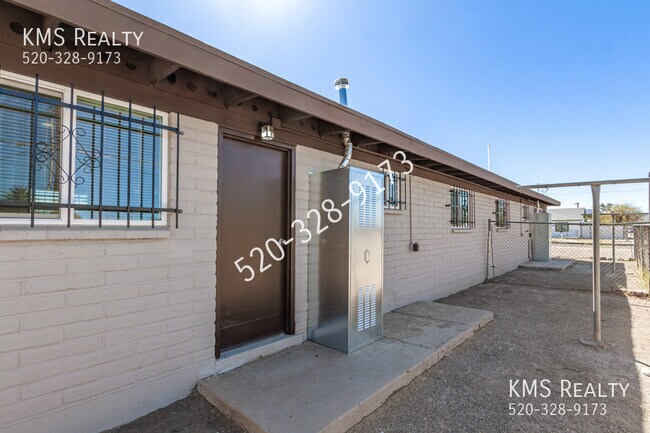 Building Photo - 262 N Melwood Ave