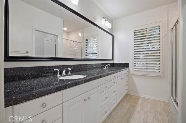 Building Photo - 60 Peony