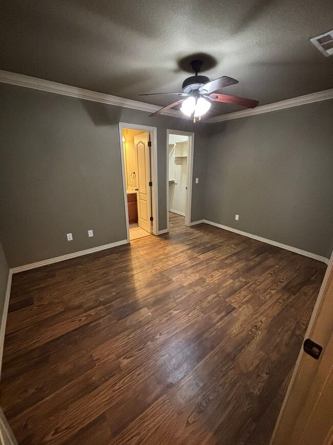 Building Photo - 50-52 S Ray