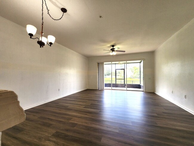Building Photo - 2-story Spacious Townhome / Gated / Attach...