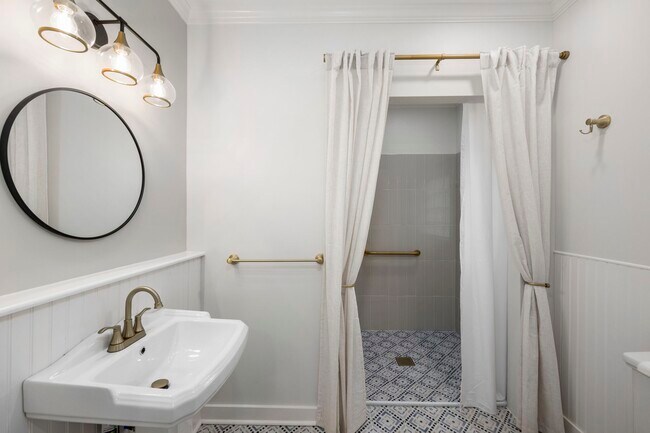 Building Photo - 6411 Illinois St