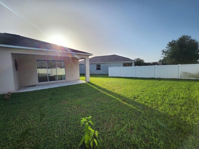 Building Photo - 2555 Carrickton Cir