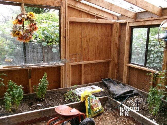 Building Photo - Cozy furnished unit-Philomath