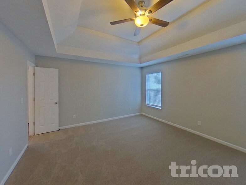 Building Photo - 3030 Summer Breeze Dr