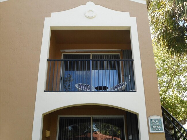 Building Photo - 7970 N Nob Hill Rd