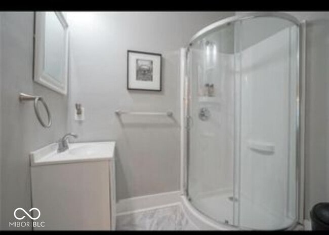 Building Photo - 952 E 34th St
