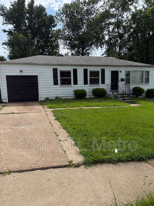 Building Photo - 10235 Cabot Dr