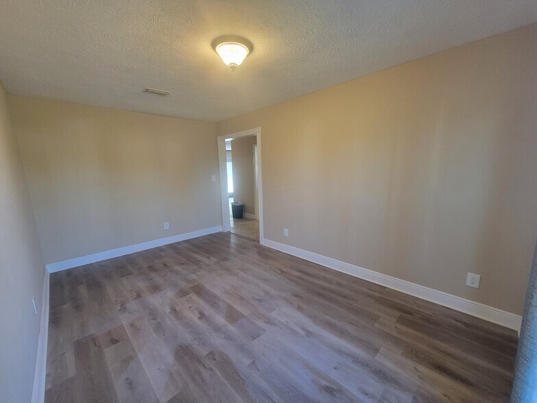 formal dining/home office/flex-space - 3136 Lawton Ct