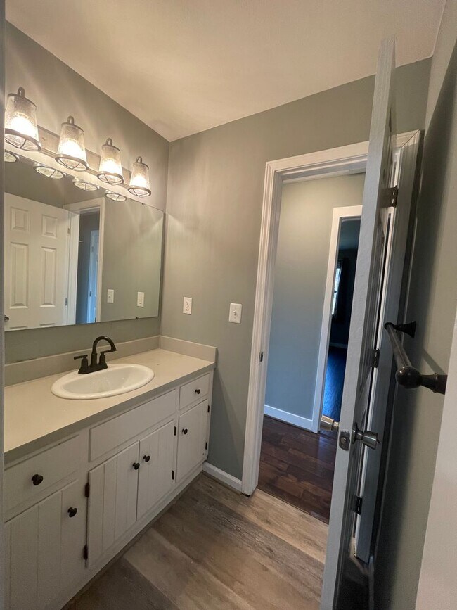 Building Photo - Lovely Single Family Ranch Home in Edgefield