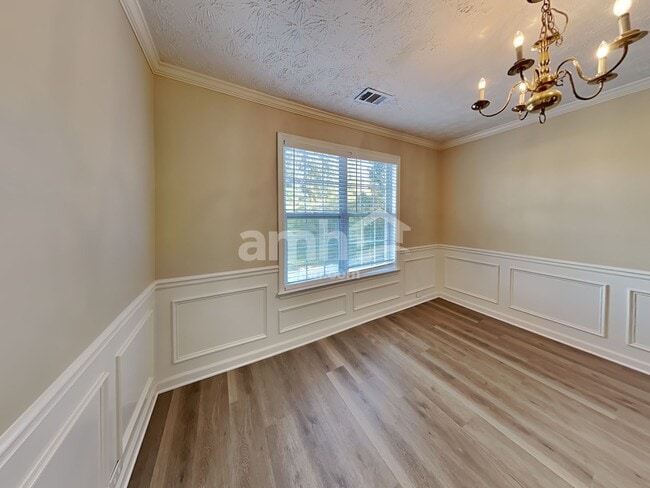 Building Photo - 820 Whitecrest Ct