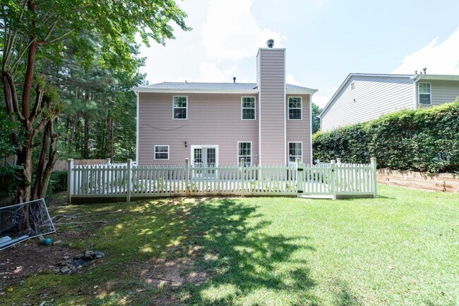 Building Photo - 2227 Longmont Dr