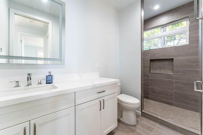 Building Photo - Furnished Luxury Ocean Front Estate in Waianae with Old Hawaii rural setting- 3/5 Luxury, 2 story...