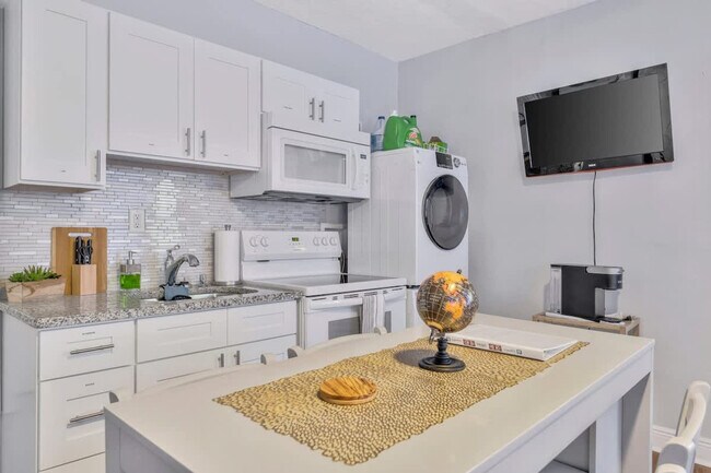 Building Photo - 3317 W St Conrad St