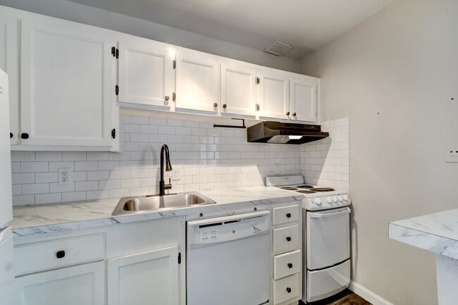 Building Photo - 2322 Dunlavy St