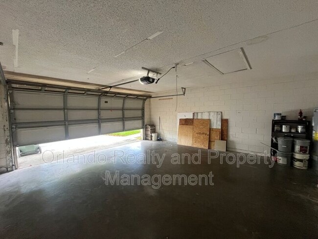 Building Photo - 1102 Dees Dr