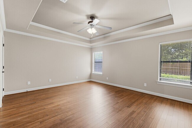 Building Photo - Spacious 3 Bed, 2 Bath House in Edelweiss Gartens Available Now!