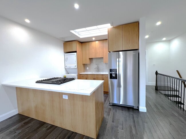 Building Photo - 101-13 Ascan Ave