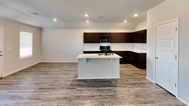 Building Photo - 6009 Bradford Pear Ln