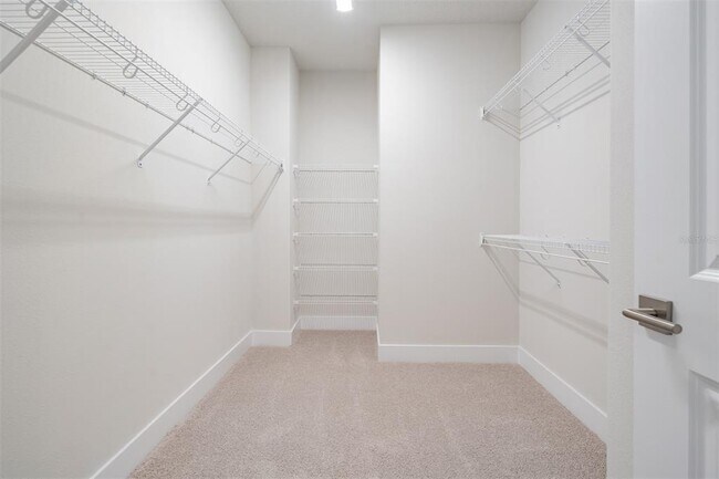 Building Photo - 6605 N Nebraska Ave