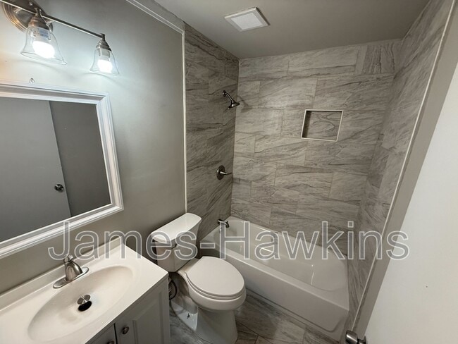Building Photo - 2281 Wildwood Dr