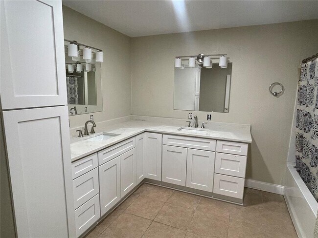 Building Photo - 26720 Hickory Loop