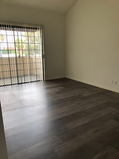 Building Photo - 1339 N Sycamore Ave