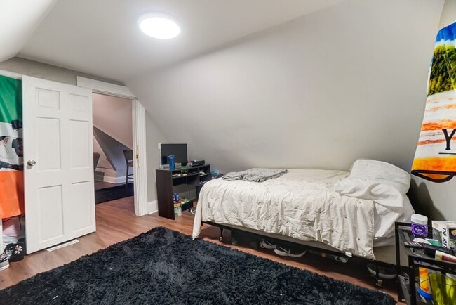 Building Photo - Large Clifton House For 2026-2027!