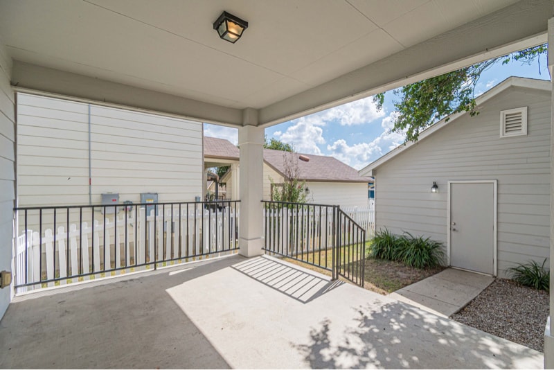 Building Photo - 403 McGarity