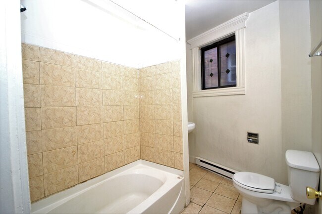Building Photo - 2820 Guilford Ave