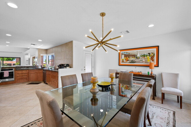 Building Photo - 73416 Mariposa Dr