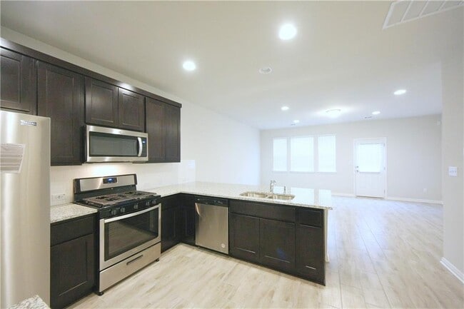 Building Photo - 1732 Fountain Bridge Dr