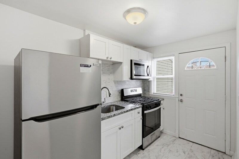 Building Photo - 3770 Ravenwood Ave