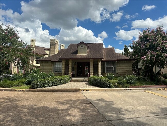 Building Photo - 2120 El Paseo St