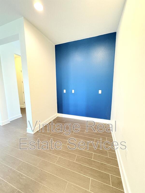 Building Photo - 4645 Butler National Dr