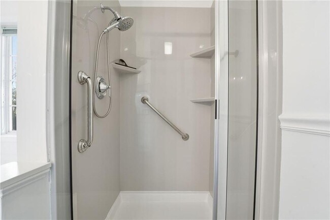 Building Photo - 205 Towne Ridge Dr