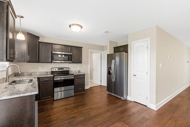 Building Photo - 2961 Lancelot Ln